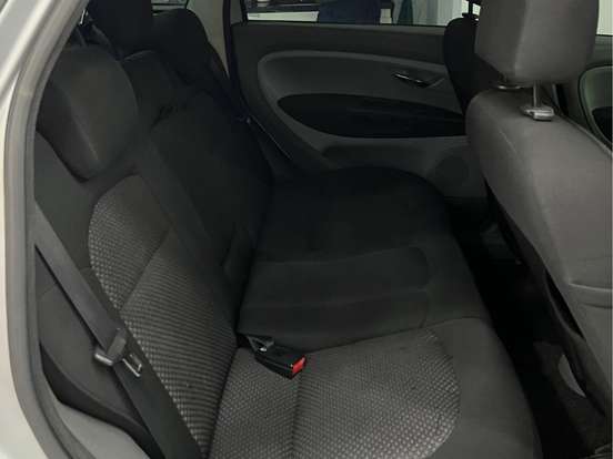 FIAT-LINEA-2011