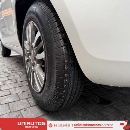 FIAT-PALIO-2015