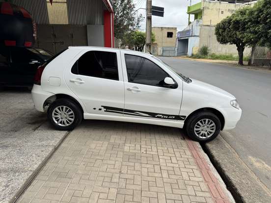 FIAT-PALIO-2016