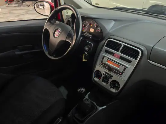 FIAT-PUNTO-1.4 ATTRACTIVE 8V FLEX 4P MANUAL FIAT-PUNTO-2011