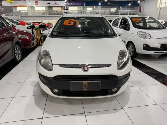 FIAT-PUNTO-2015