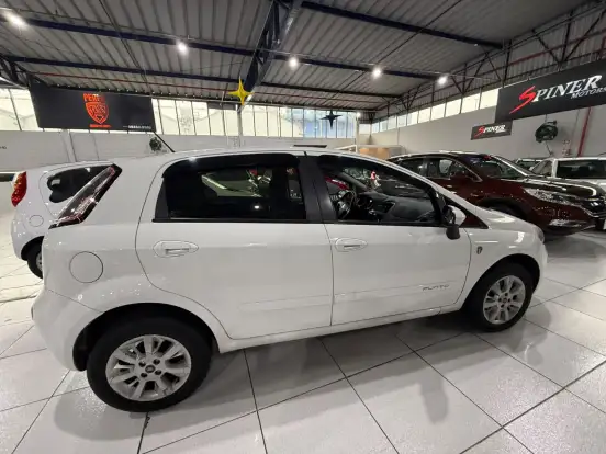 FIAT-PUNTO-1.4 ATTRACTIVE 8V FLEX 4P MANUAL FIAT-PUNTO-2015