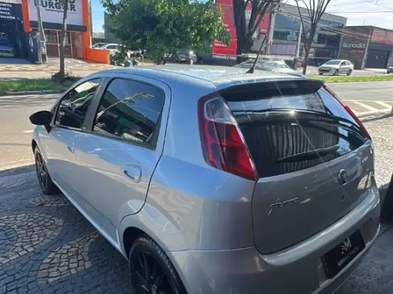 FIAT-PUNTO-1.6 ESSENCE 16V FLEX 4P MANUAL FIAT-PUNTO-2010