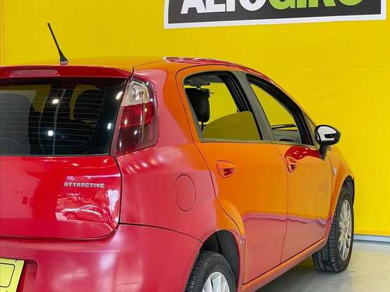 FIAT-PUNTO-1.4 ATTRACTIVE ITALIA 8V FLEX 4P MANUAL FIAT-PUNTO-2011