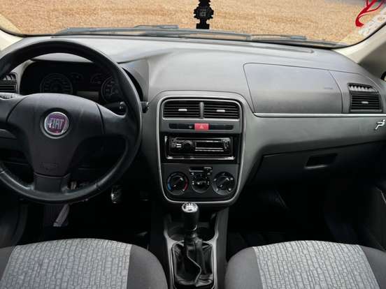 FIAT-PUNTO-1.6 ESSENCE 16V FLEX 4P MANUAL FIAT-PUNTO-2010