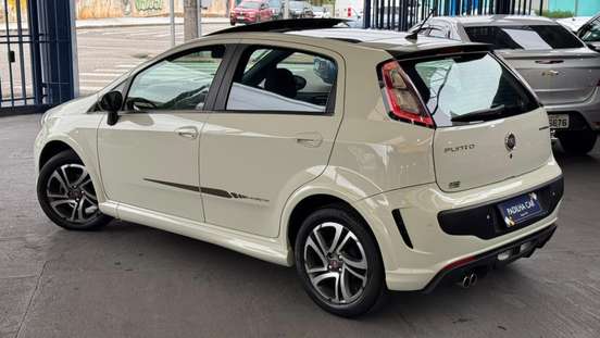 FIAT-PUNTO-2015