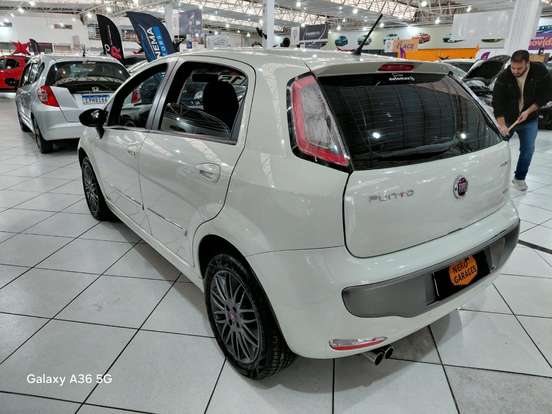 FIAT-PUNTO-2014