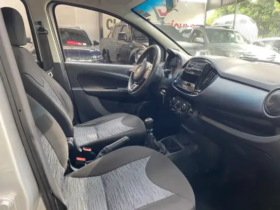 FIAT-UNO-2016