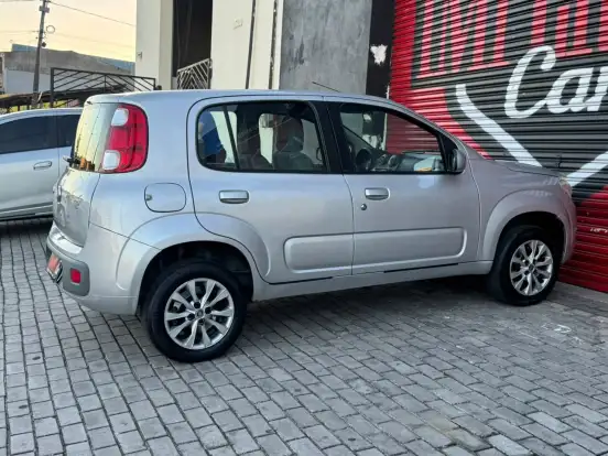 FIAT-UNO-1.0 VIVACE 8V FLEX 4P MANUAL FIAT-UNO-2011