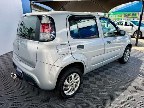 FIAT-UNO-2019