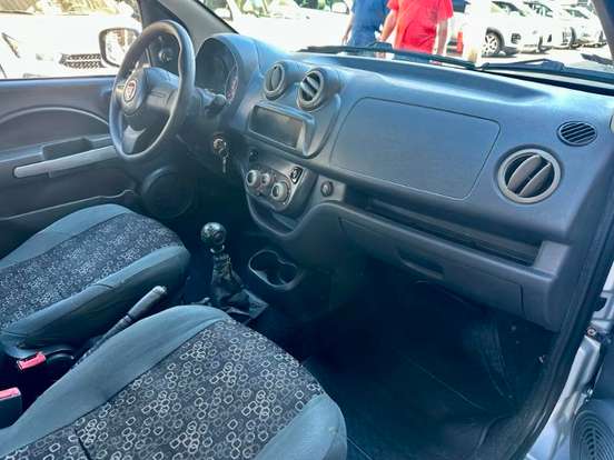 FIAT-UNO-1.0 VIVACE 8V FLEX 4P MANUAL FIAT-UNO-2011