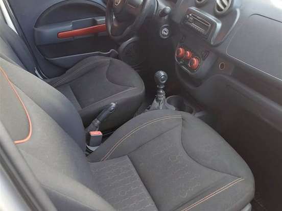 FIAT-UNO-1.4 SPORTING 8V FLEX 4P MANUAL FIAT-UNO-2011