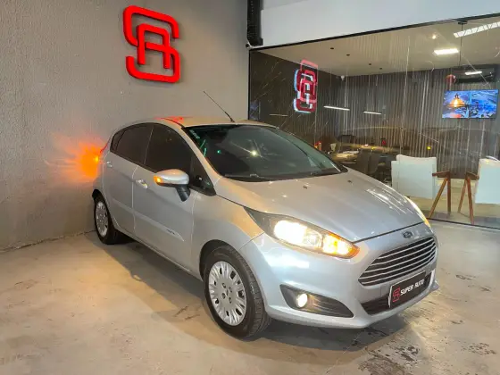 FORD FIESTA 1.6 SE HATCH 16V FLEX 4P MANUAL