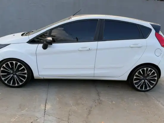 FORD-FIESTA-1.6 SPORT HATCH 16V FLEX 4P MANUAL FORD-FIESTA-2015