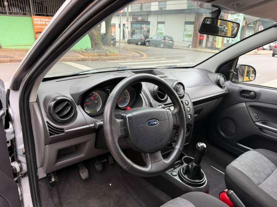 FORD-FIESTA-2013