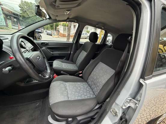 FORD-FIESTA-2013