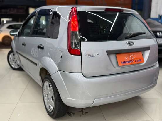 FORD-FIESTA-2012