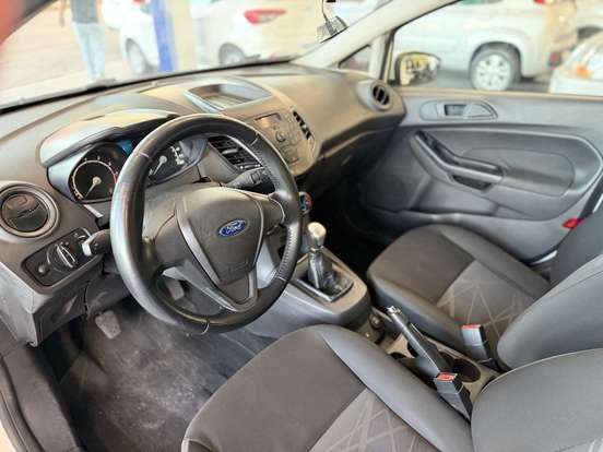 FORD-FIESTA-2014