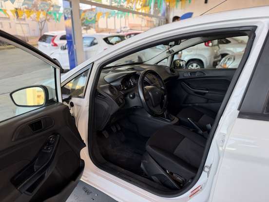 FORD-FIESTA-2014