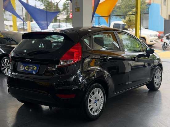 FORD-FIESTA-2015