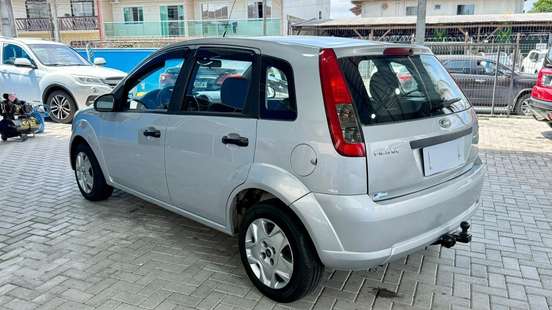FORD-FIESTA-2010