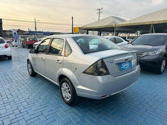 FORD-FIESTA-2011