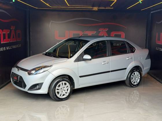 FORD FIESTA 1.6 ROCAM SEDAN 8V FLEX 4P MANUAL