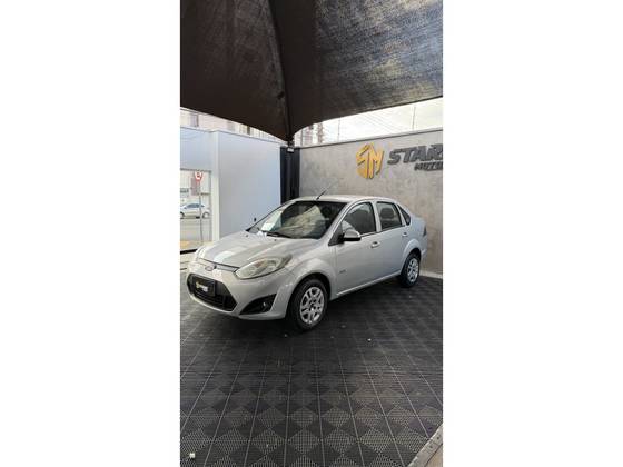 FORD FIESTA 1.6 ROCAM SEDAN 8V FLEX 4P MANUAL