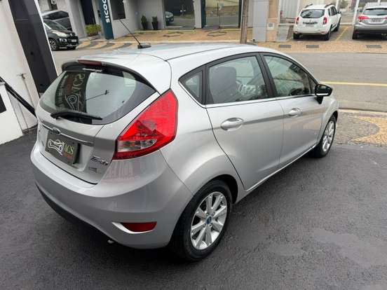 FORD-FIESTA-2011