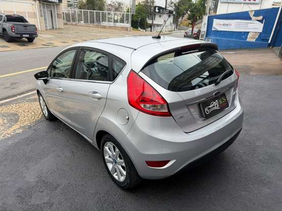 FORD-FIESTA-2011