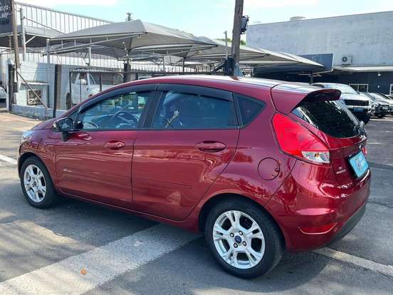 FORD-FIESTA-1.6 SE HATCH 16V FLEX 4P POWERSHIFT FORD-FIESTA-2014