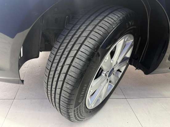 FORD-FIESTA-2012