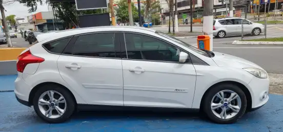 FORD-FOCUS-2014
