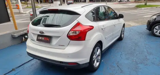FORD-FOCUS-2014