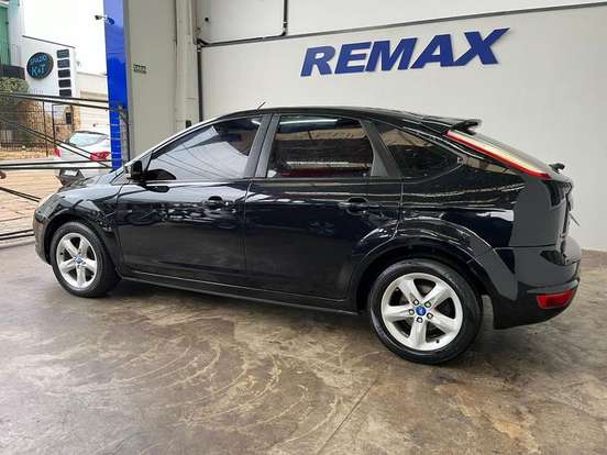 FORD-FOCUS-2011
