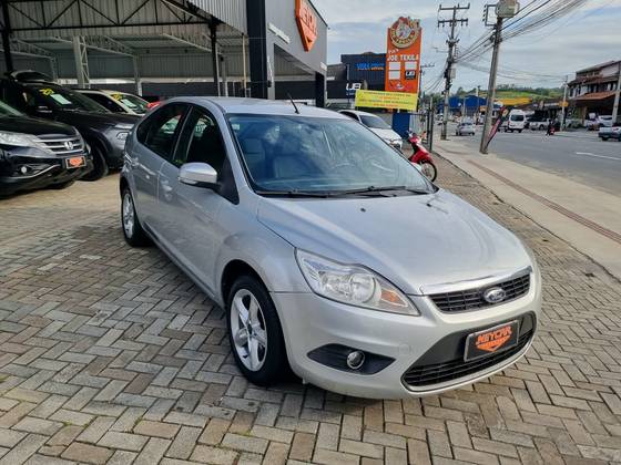 FORD FOCUS 1.6 GLX 16V FLEX 4P MANUAL