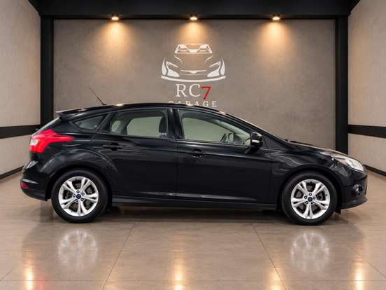 FORD-FOCUS-2014