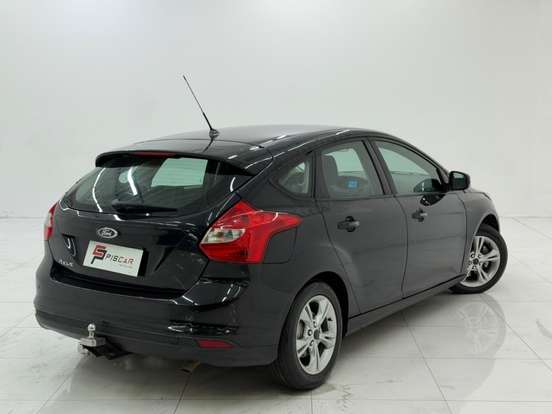 FORD-FOCUS-2013