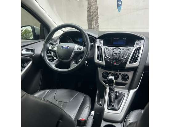 FORD-FOCUS-2013