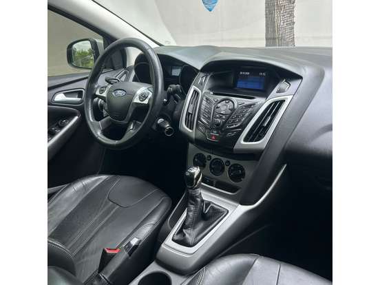 FORD-FOCUS-2013
