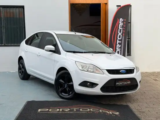 FORD-FOCUS-2012