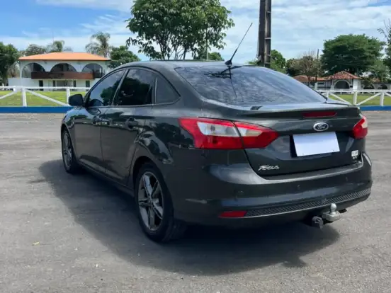 FORD-FOCUS-2.0 TITANIUM PLUS SEDAN 16V FLEX 4P POWERSHIFT FORD-FOCUS-2014
