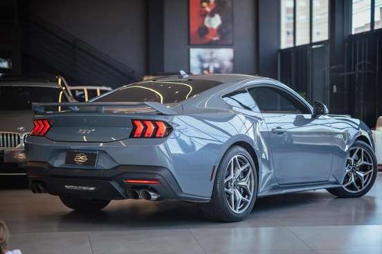 FORD-MUSTANG-2024