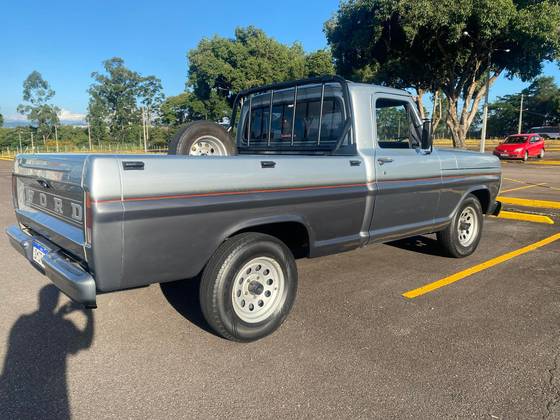 FORD F-1000 3.9 SUPER SÉRIE CS 8V DIESEL 2P MANUAL