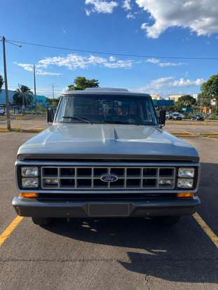 FORD-F-1000-1988