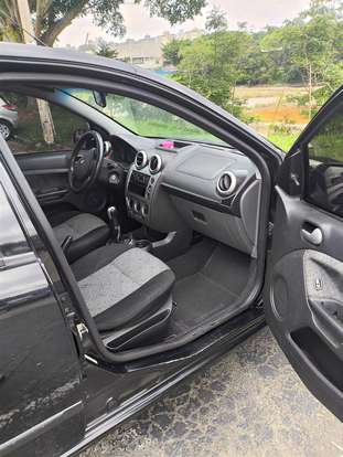 FORD-FIESTA-2011