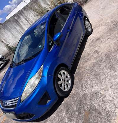 FORD-FIESTA-2010