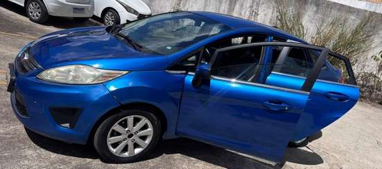 FORD-FIESTA-2010