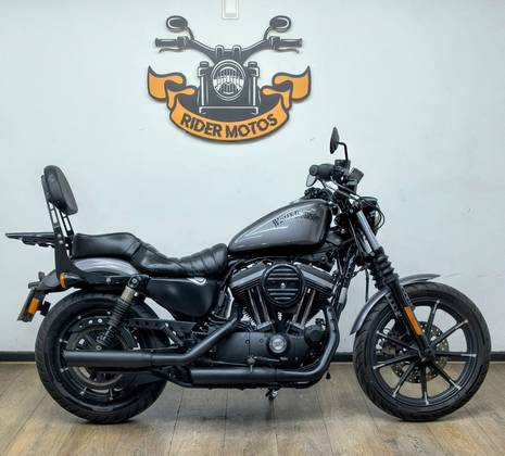 HARLEY-DAVIDSON SPORTSTER IRON 883 