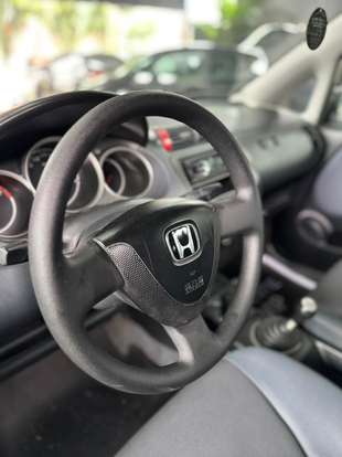 HONDA-FIT-2005